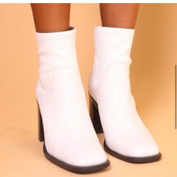 Intentionally Blank Mr bootie White - Picture 1 of 3